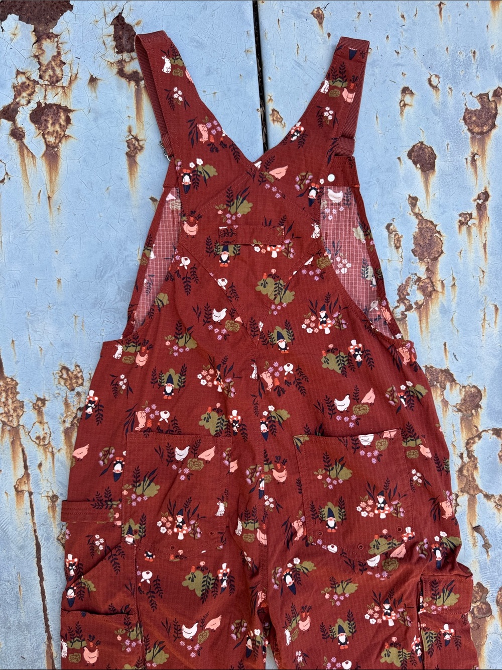 Limited Edition Duluth Heirloom Gardening Overalls - Picture 8 of 11